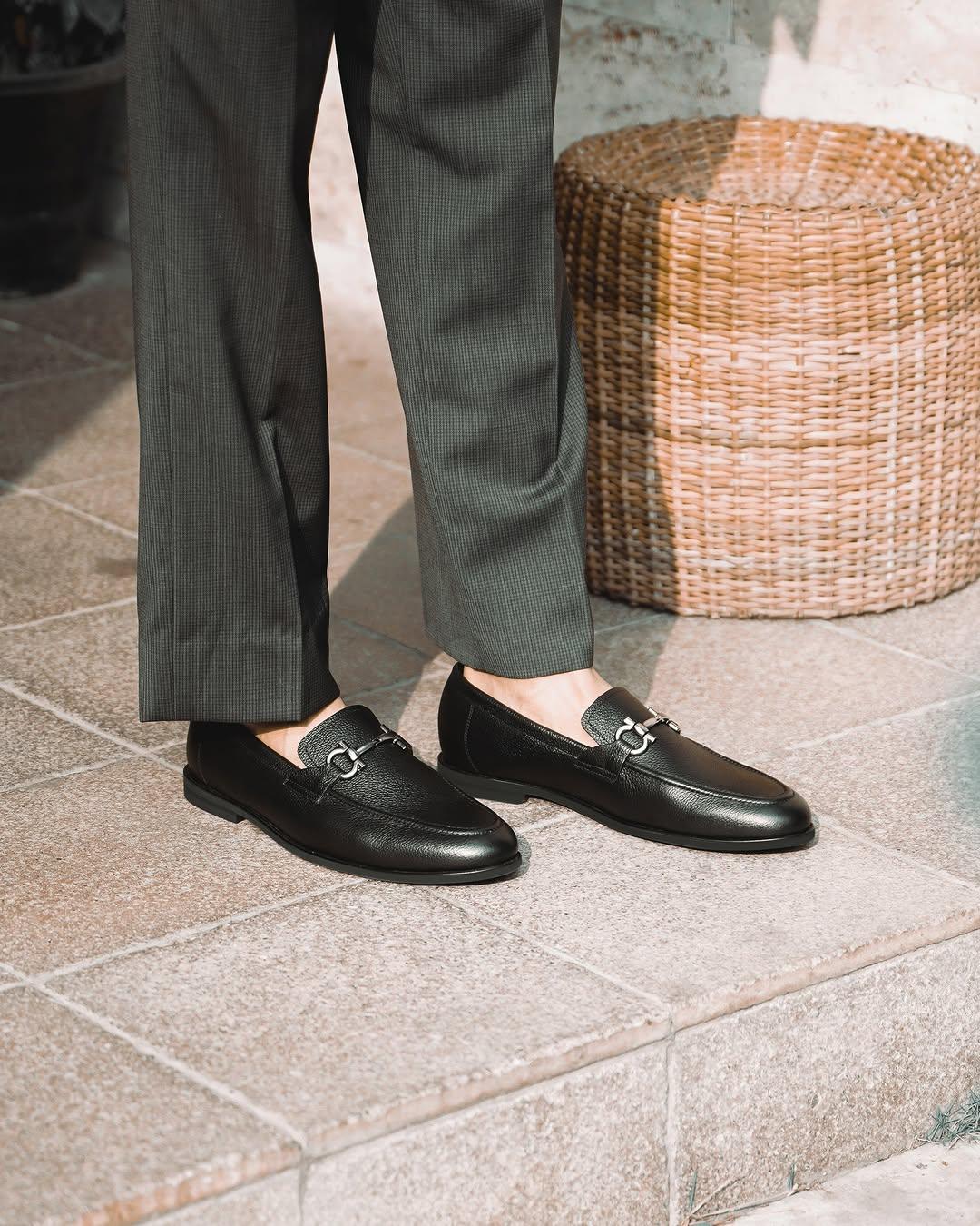 Harmain – Schwarze Leder-Loafer für Herren – Klassische Slipper mit Horsebit-Schnitt