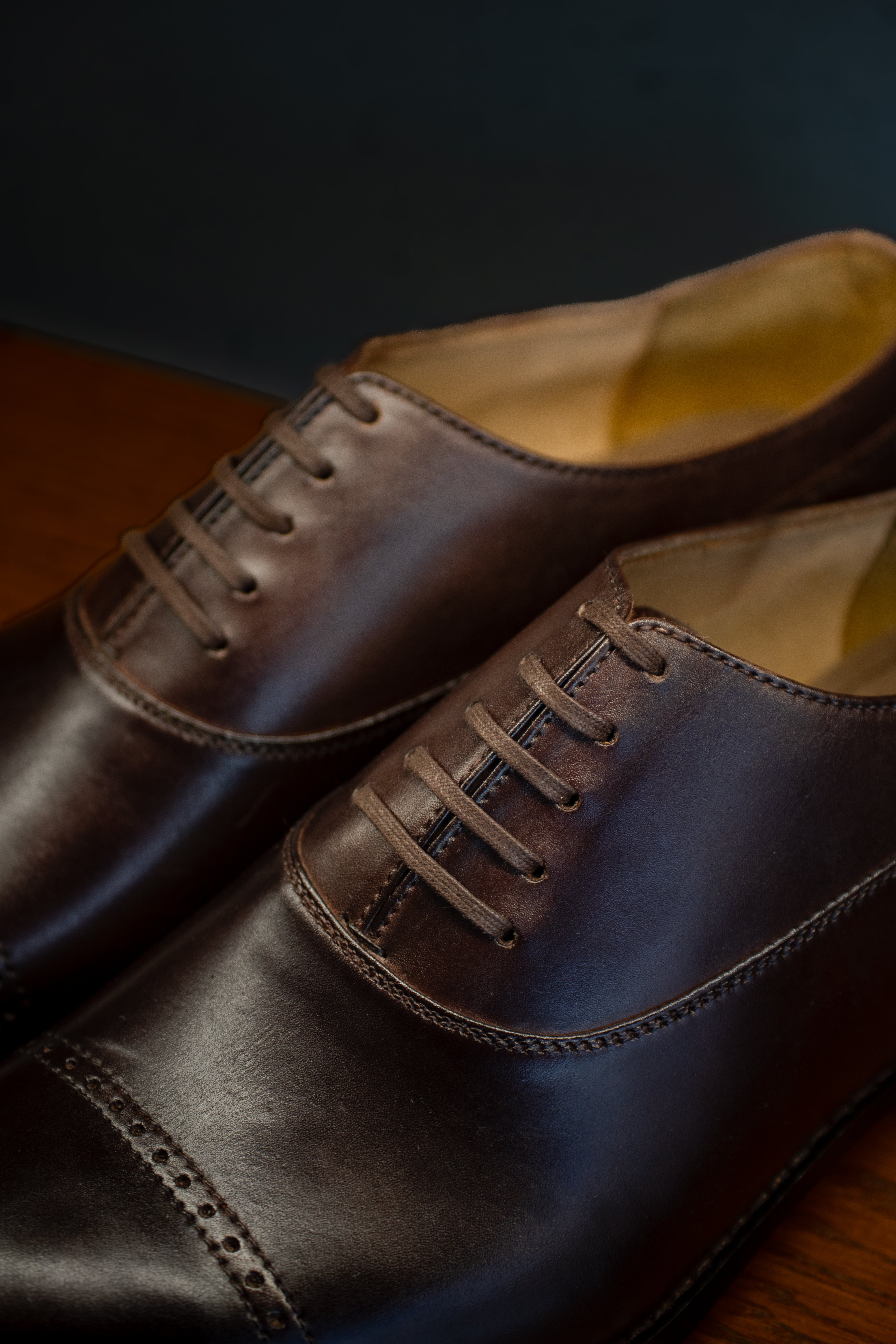 Premium Men’s Leather Oxford Shoes – Hand-Finished Cap-Toe in Dark Brown