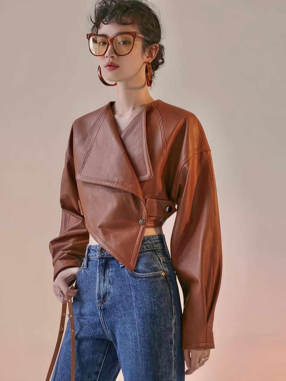 Braune, klassische, kurze Lederjacke für Damen