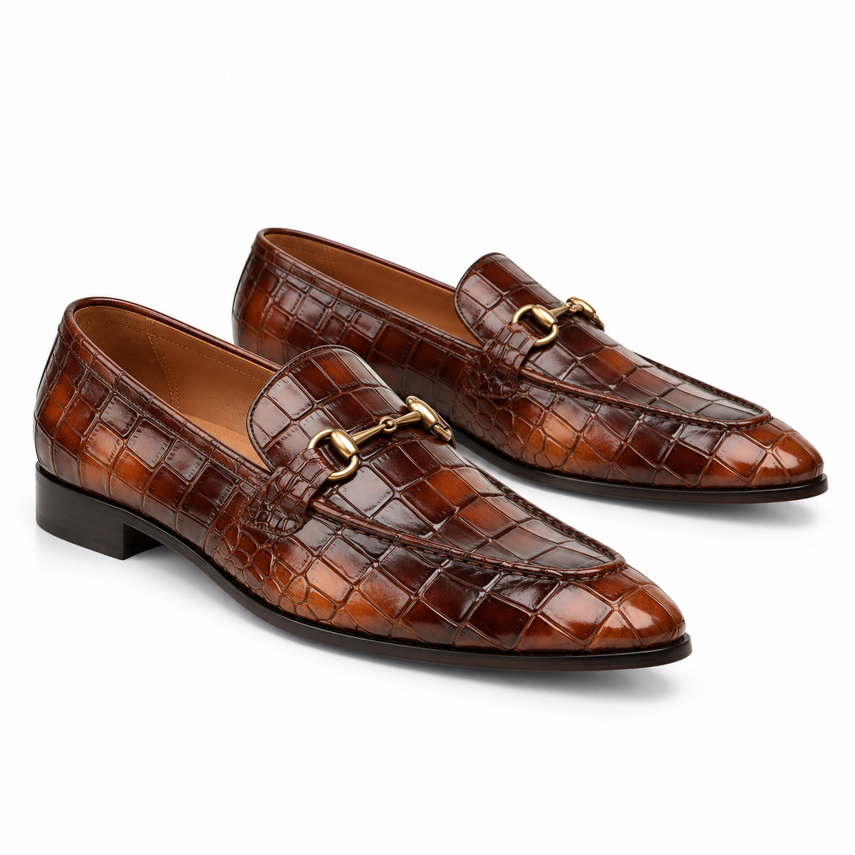 Premium-Loafer aus Krokodil-geprägtem Leder mit goldenem Metallbit – Braun