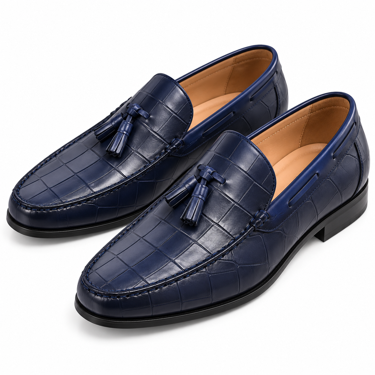 Harmain Leathers – Marineblaue Loafer aus Leder mit Krokodilprägung und Quasten