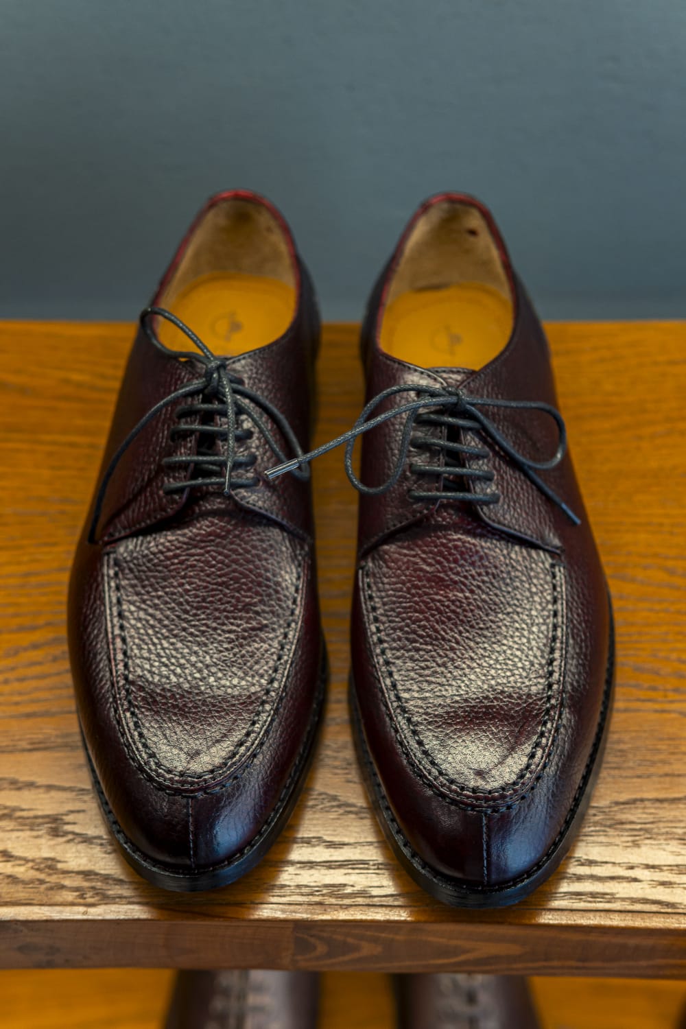 Harmain Leathers Men's Brown Leather And  Rubber Handcrafted Pebble Grain Burgundy Split-Toe Derby Shoes, front view