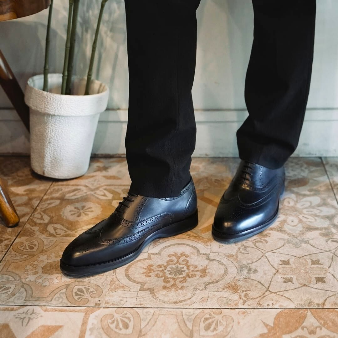 Sensburg Black Oxfords